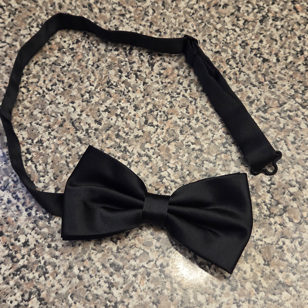 Mens Black Bowtie 100% Polyester Hand Made